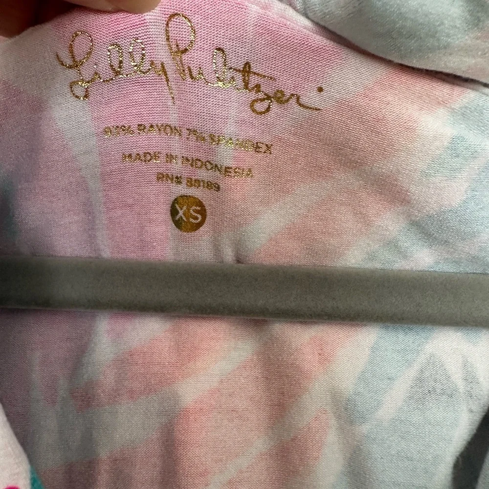 Lilly Pulitzer Pastel pinneapple XS  Long Sleeve hooded beach cover up - Picture 3 of 7